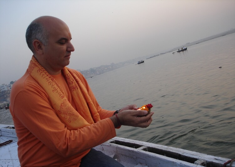 Hari Om Internacional