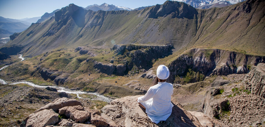 Meditando en las montañas